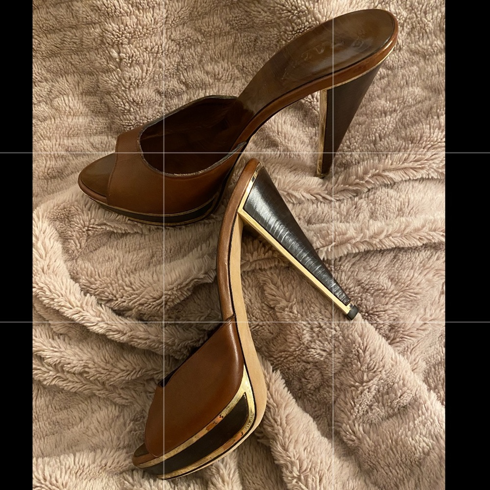 Super cute Brown Leather Pumps - Worn Once